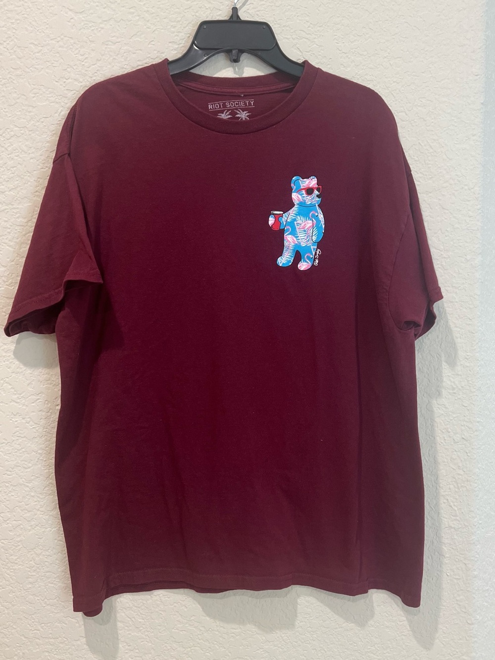 Riot Society Bear Graphic Tee | Men’s XL | Maroon | Bear/Flamingos/Red Solo Cup